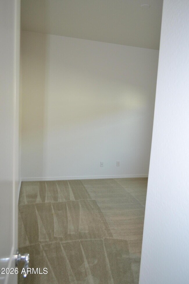 Building Photo - 9644 Thatcher Ave