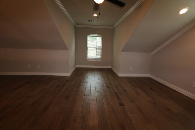 Building Photo - 150 Harbour Town Cir