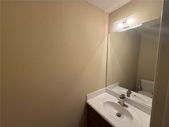 Building Photo - 2462 E Kantz Ln