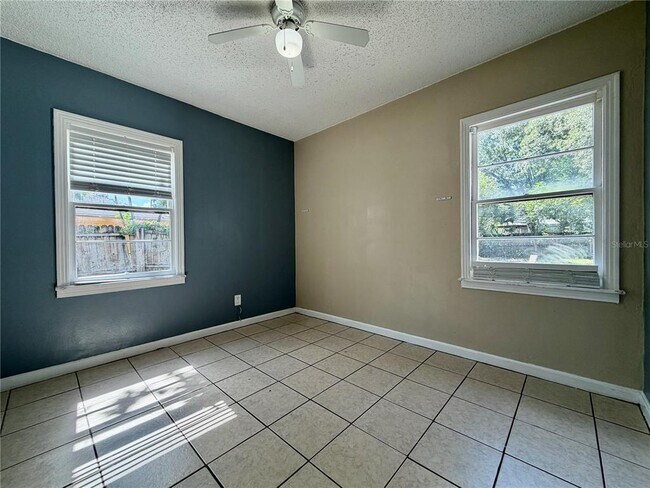 Building Photo - 2533 48th Ave N