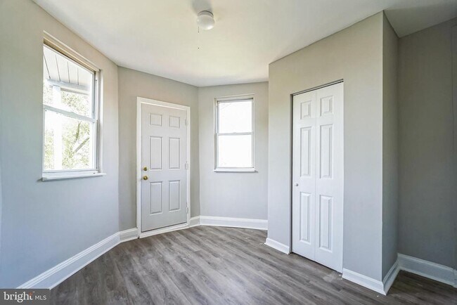 Building Photo - 2356 McCulloh St