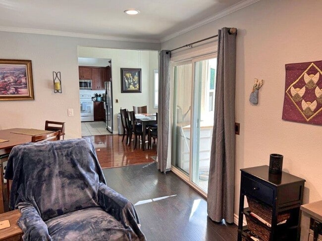 Building Photo - BEAUTIFULLY REMODELED 2 STORY VACAVILLE *S...