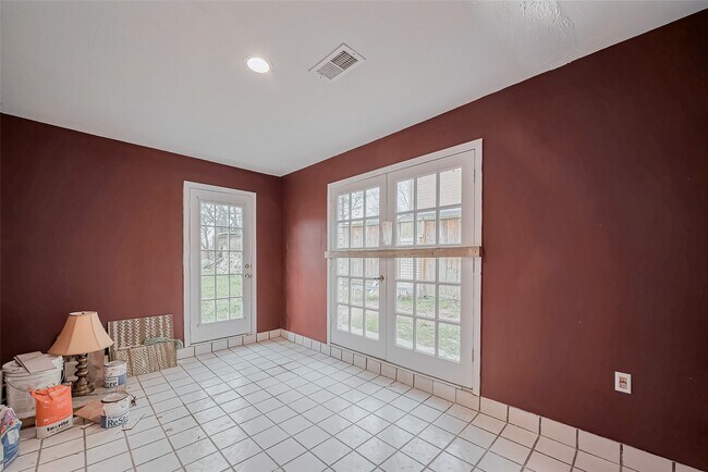 Building Photo - 4015 Black Locust Dr