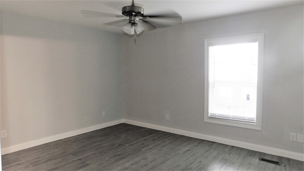 Building Photo - 1173 Waxwing Dr