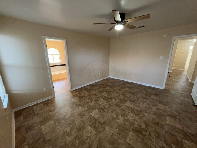 Building Photo - 2707 Casey Dr