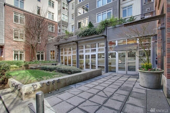 Building Photo - 1610 Belmont Ave