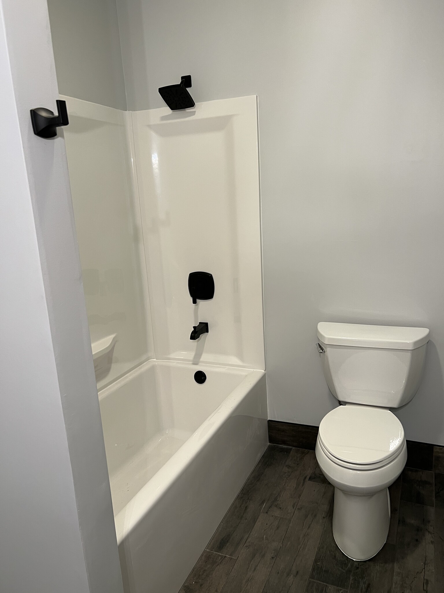 Unit A Bathroom - 207 6th St