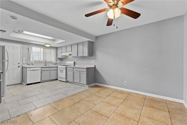 Building Photo - 2896 Klinger Cir