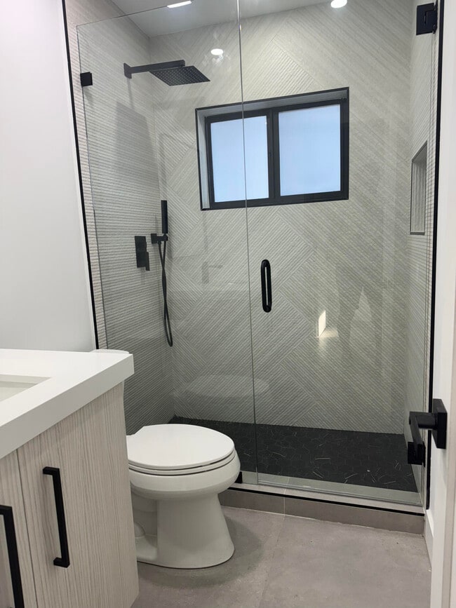 Building Photo - 1161 SW 15th St