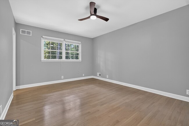 Building Photo - 4854 Springfield Dr