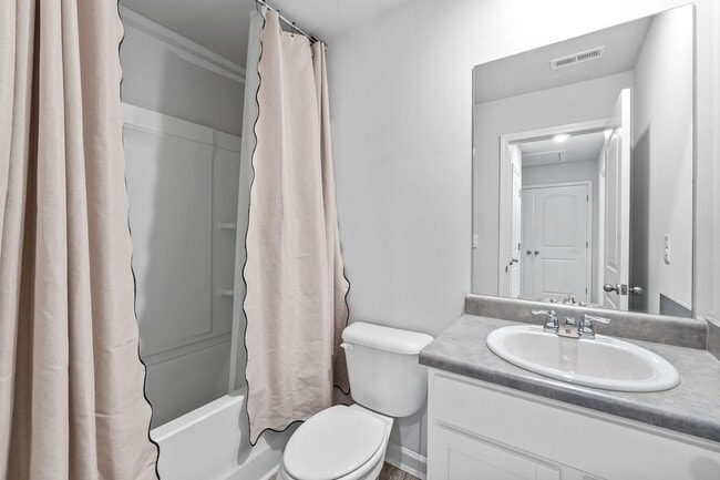 Building Photo - 4343 Newland St