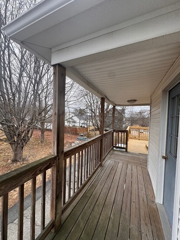 Building Photo - 18 Emerald Ave