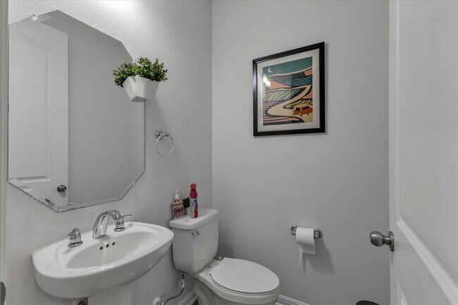 Building Photo - 2517 Cappelle Way