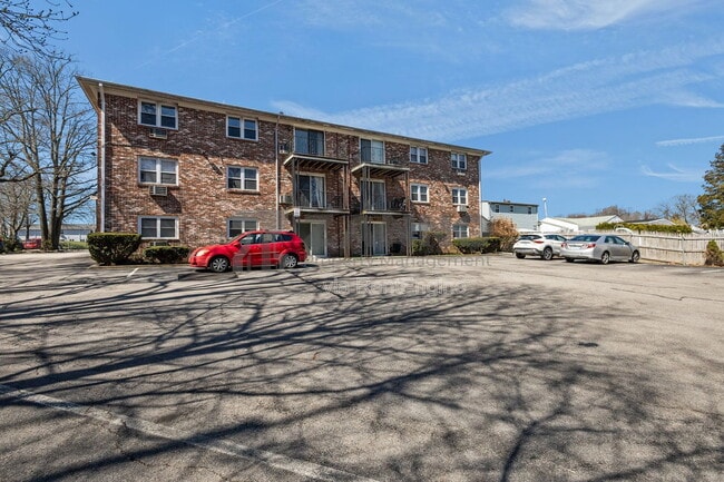 Building Photo - 1 Talbot St