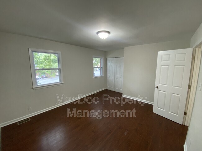 Building Photo - 531 Olde Greenwich Cir