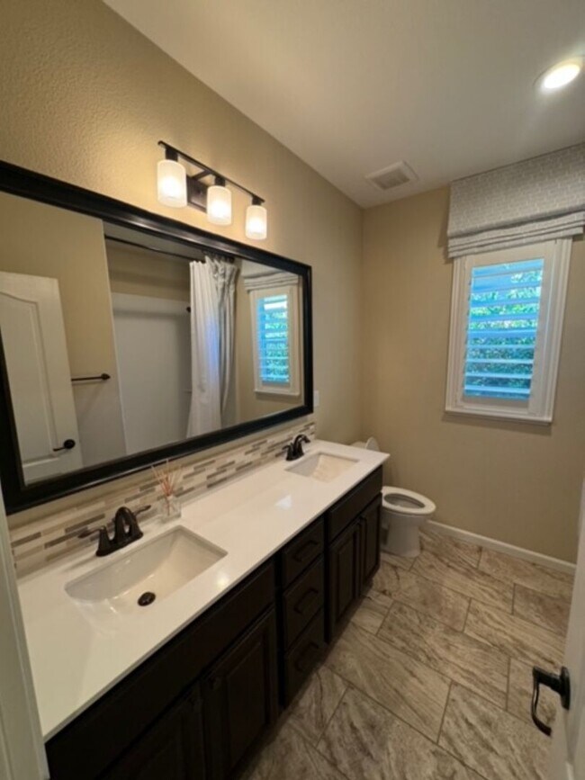 Building Photo - 2706 Chuckwagon Ln