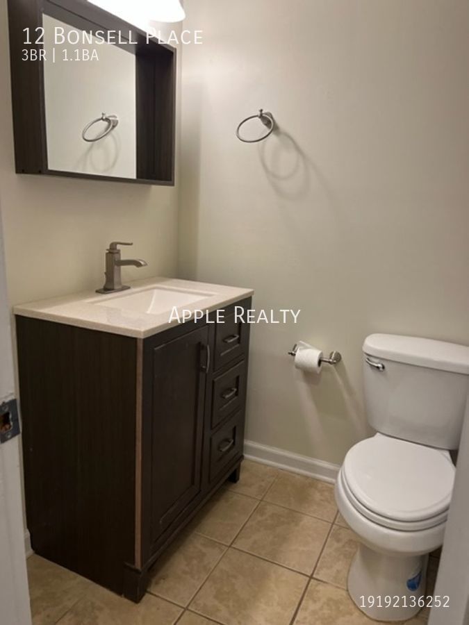 Building Photo - 12 Bonsell Pl