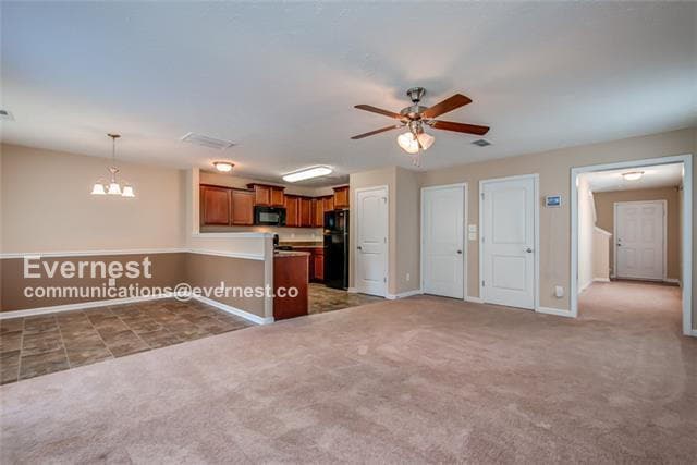 Building Photo - 441 Vailview Dr
