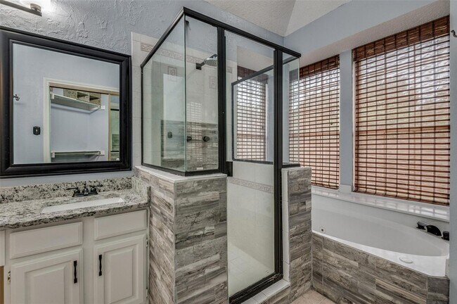 Building Photo - 7700 Windmere Ct