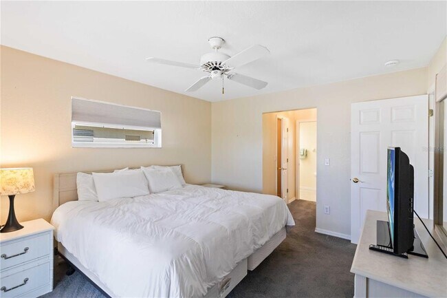 Building Photo - 5 Sportsman Ct