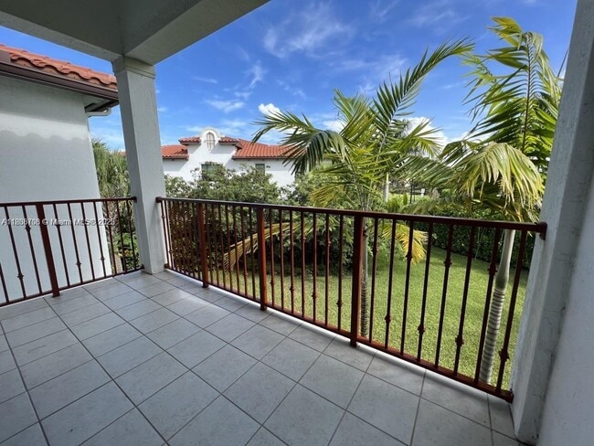 Building Photo - 11539 SW 13th Dr