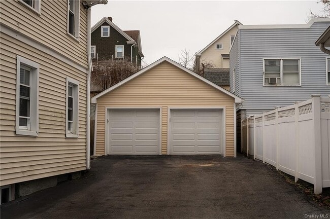 Building Photo - 40 Riverdale Ave