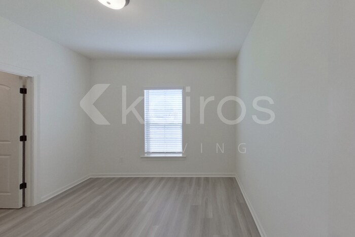 Building Photo - 129 Salvat Dr