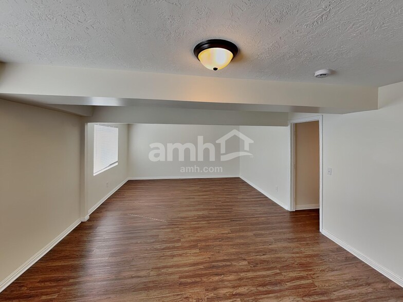 Building Photo - 6428 S Gold Valley Ct
