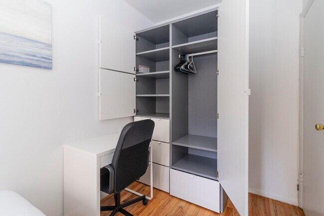 Building Photo - 1819d 2nd Ave