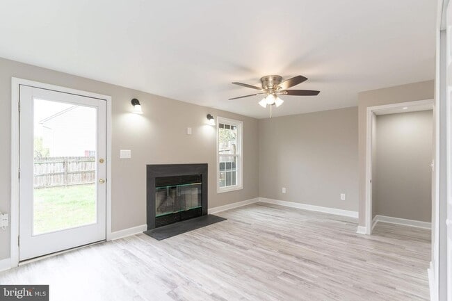 Building Photo - 310 Sedgwick Ct