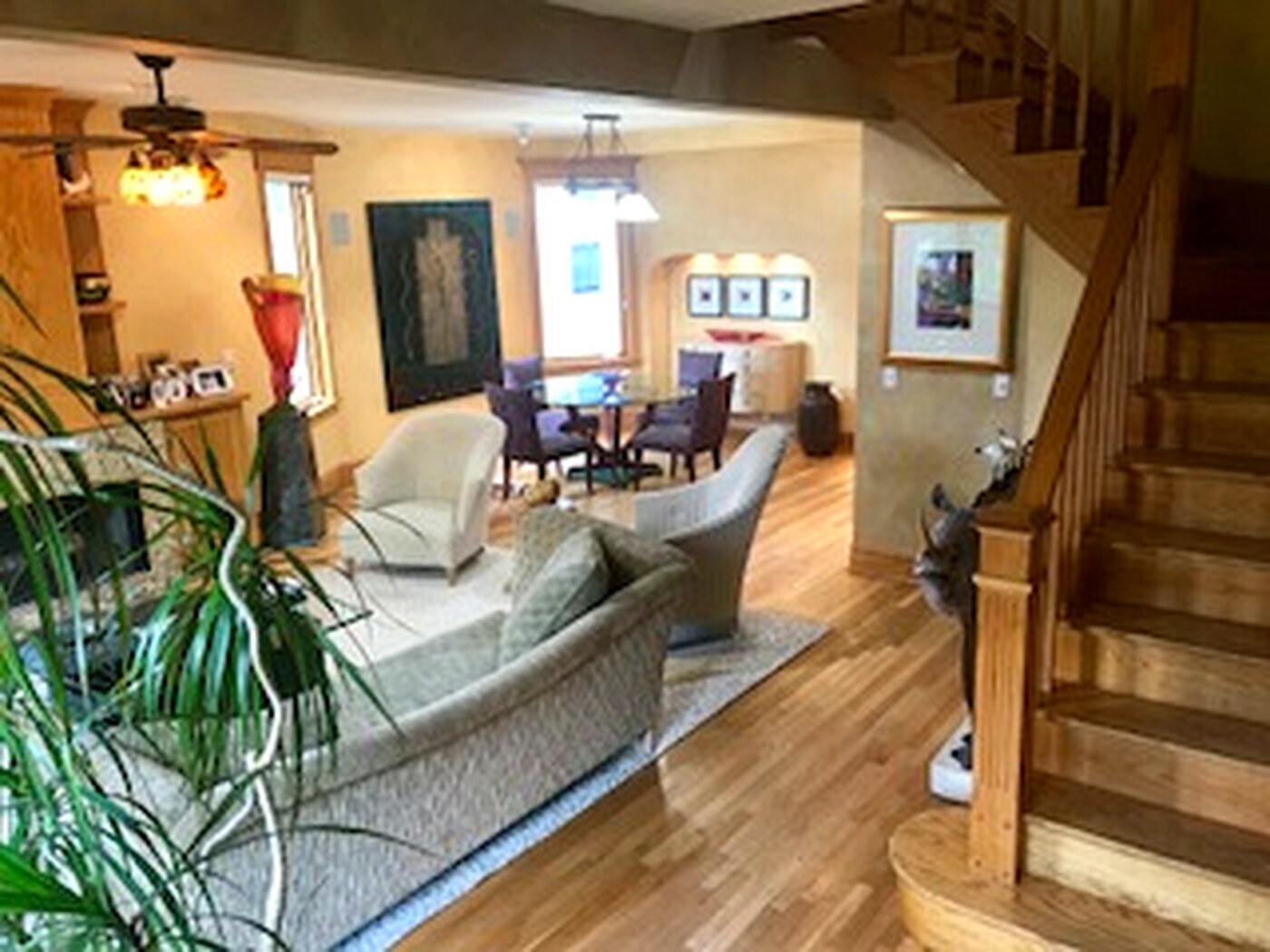 living room - 1843 W Waveland Ave