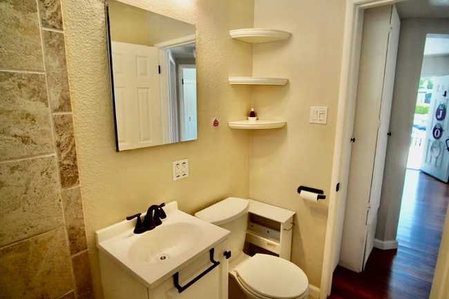 Building Photo - 18420 Crest Ave