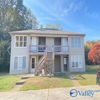 Building Photo - 2706 Lantern Walk SE