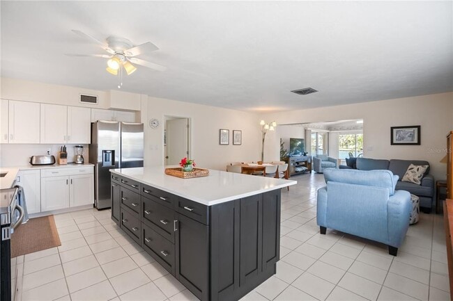 Building Photo - 3666 Belle Vista Dr E
