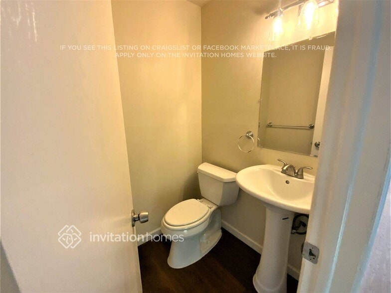 Building Photo - 2690 Ridge Dr