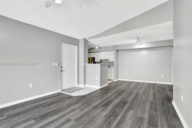 Building Photo - 4820 N State Rd 7