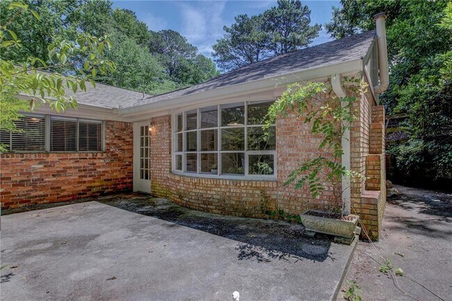 Building Photo - 1112 Franklin Cir NE