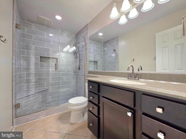 Building Photo - 117 Shooters Ct