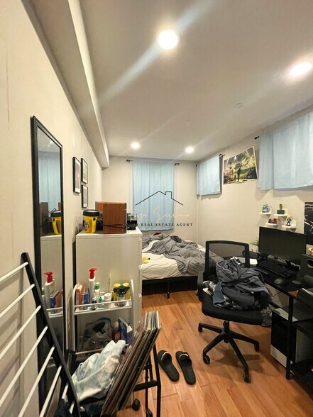 bedroom 2 - 723 Parker St