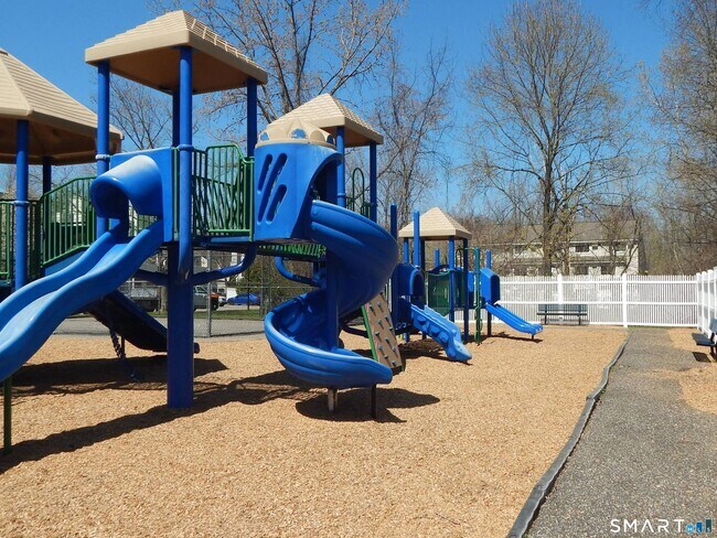 Building Photo - 31 Willow Springs