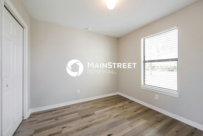 Building Photo - 4 Bedroom Pet-Friendly Home in Lehigh Acre...