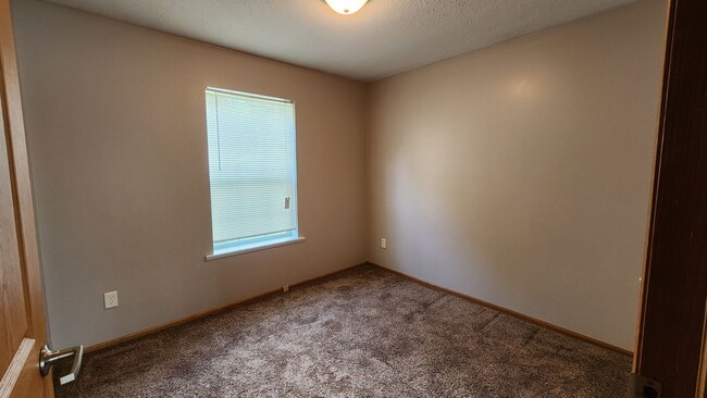 Building Photo - 213 Coon Prairie Rd