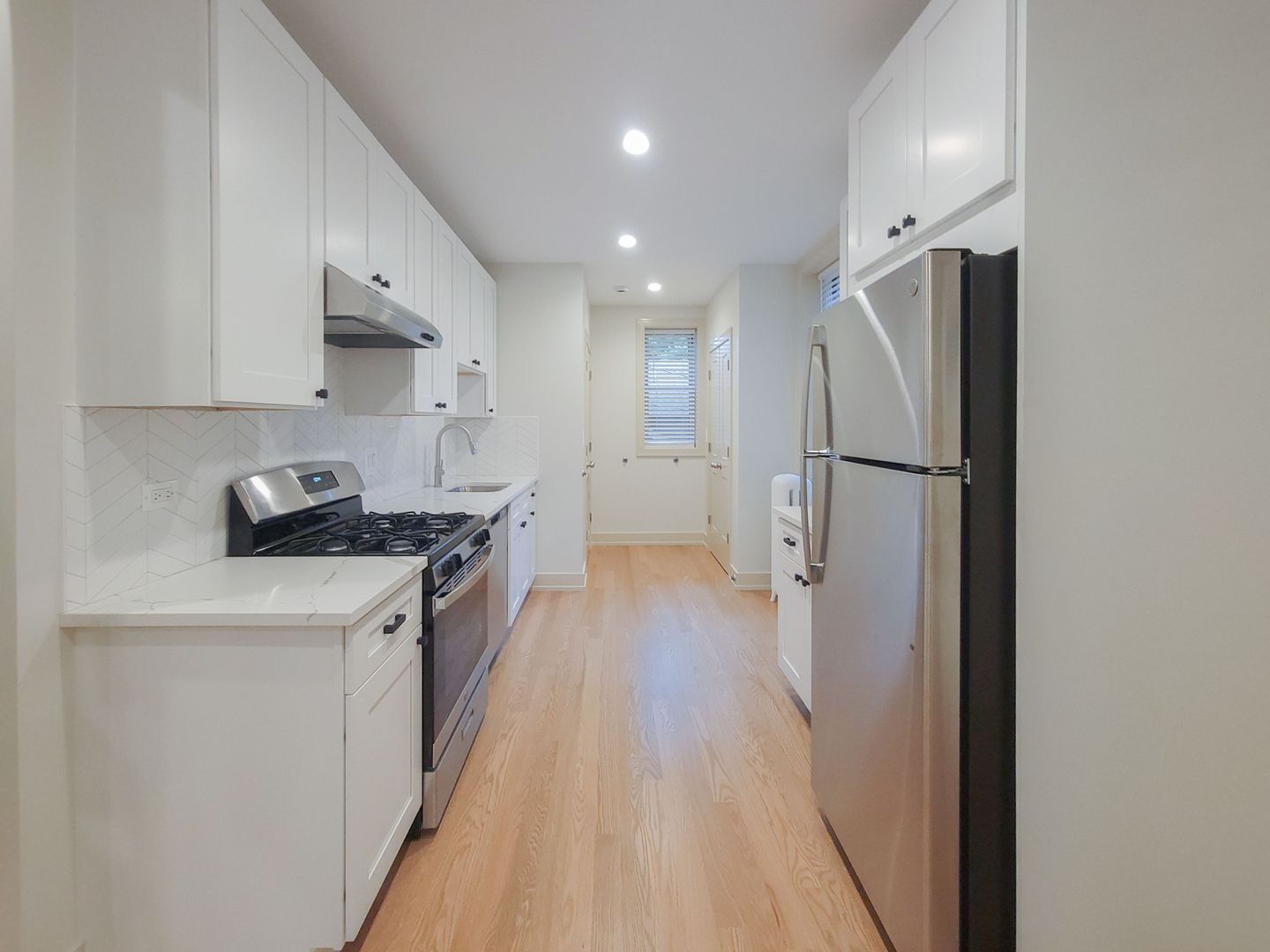 Building Photo - 1921 W Winona St