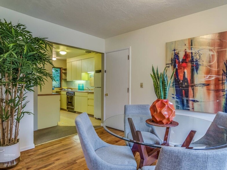 Dining Room - 2741 SE 32nd Ave