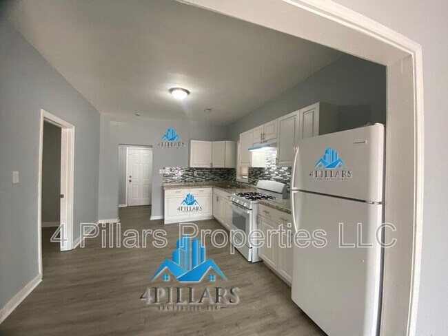 Building Photo - 5007 Magoun Ave