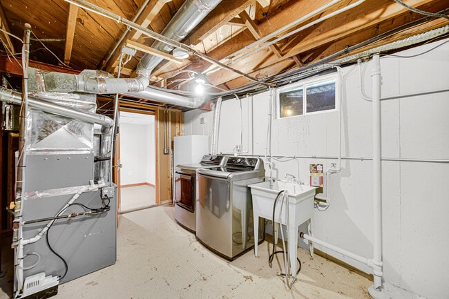 Building Photo - 66 Catherine Ct