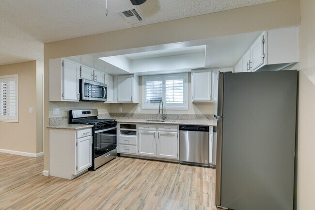 Primary Photo - GORGEOUS 2 BEDROOMS CONDO*JUST COMPLETED U...