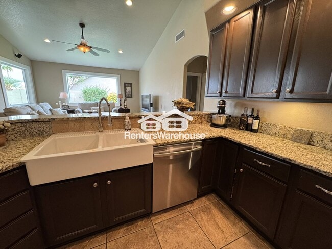 Building Photo - 3848 E Amberwood Dr