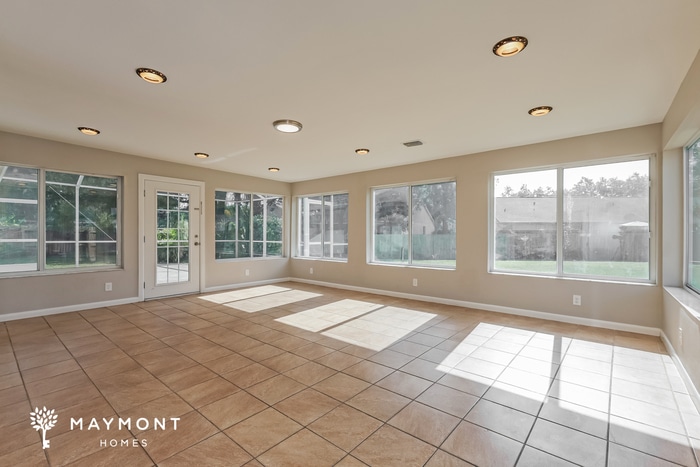 Building Photo - 1601 Bent Pine Way