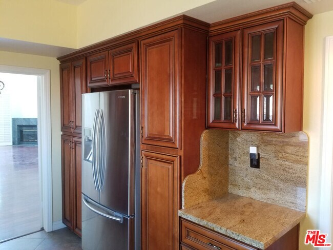 Building Photo - 10620 Eastborne Ave